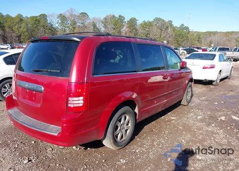 2008 Chrysler Town & Country Touring z USA, uszkodzony, nr VIN 2A8HR54P78R736148